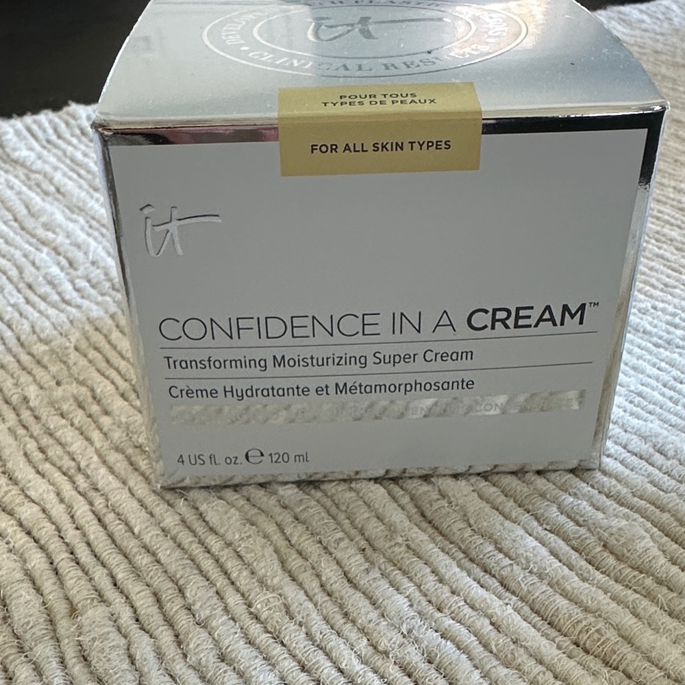 It Confidence in a cream 4 US fl. oz NEW Anti Aging ARMOUR super cream.